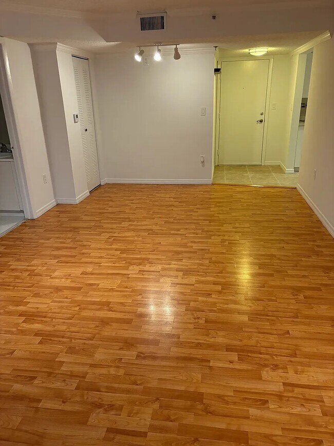 Building Photo - 80 S Shore Dr