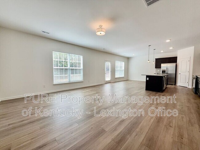 Building Photo - 852 Halford Pl