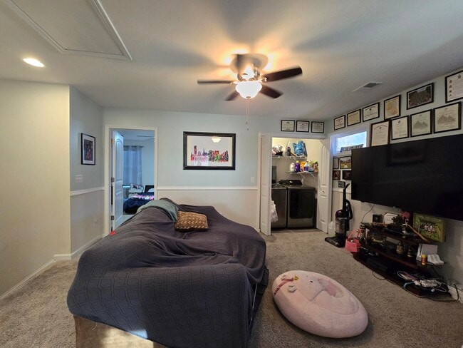 Building Photo - 335 Niblick Dr