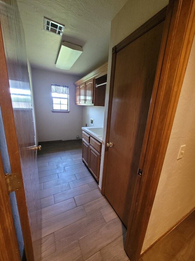 Building Photo - 14701 SE 83rd Ct