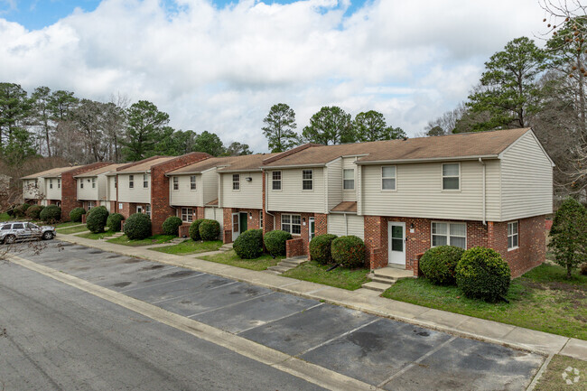 Primary Photo - Dorchester Square Apartments