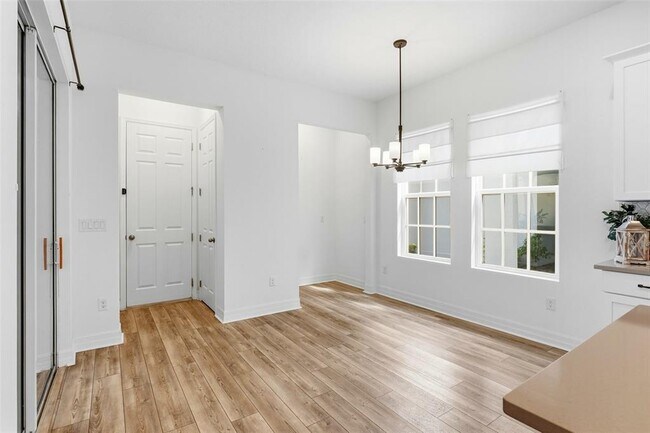 Building Photo - 1859 Treasure Cv