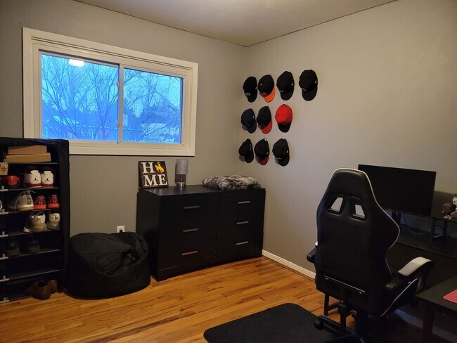 Building Photo - 6117 Shannon Ave