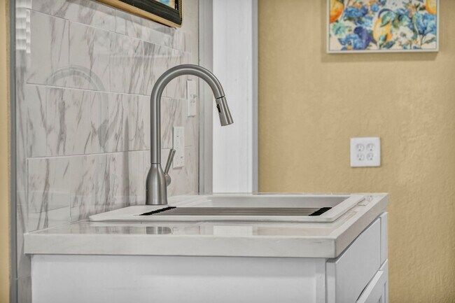 Building Photo - FULLY FURNISHED & BEAUTIFULLY REMODELED CLASSIC HOME NEAR UNR WITH UNBEATABLE I-80 ACCESS