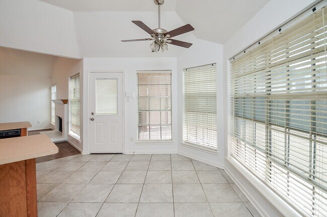 Building Photo - 1631 Berkoff Dr