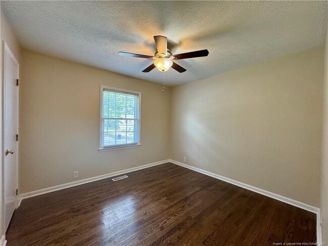 Building Photo - 431 Waterbury Dr