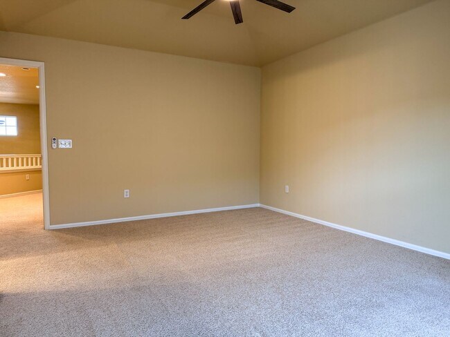 Building Photo - 12723 W Bowles Pl