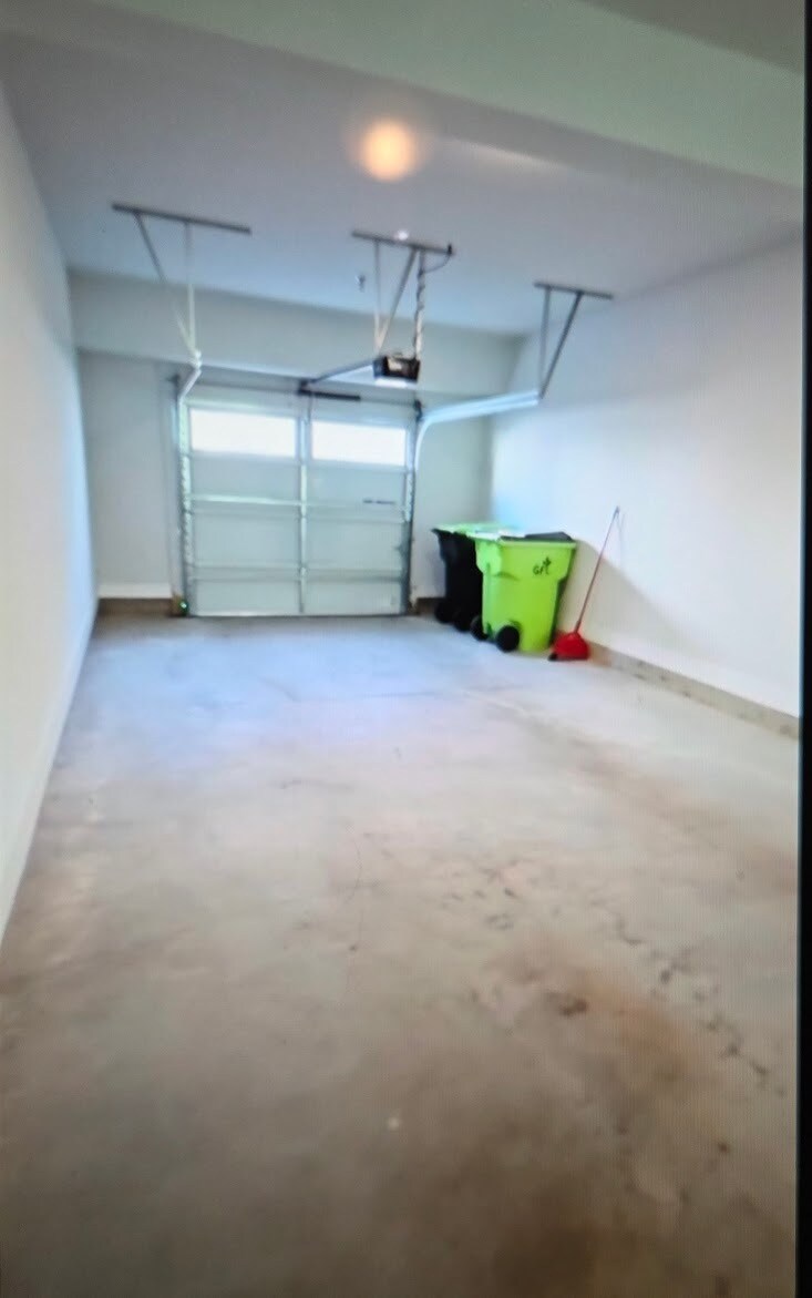 Building Photo - 11549 Helmond Way