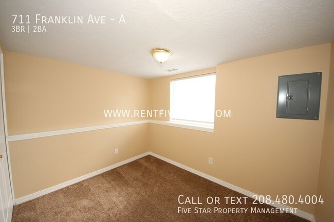 Building Photo - 711 Franklin Ave