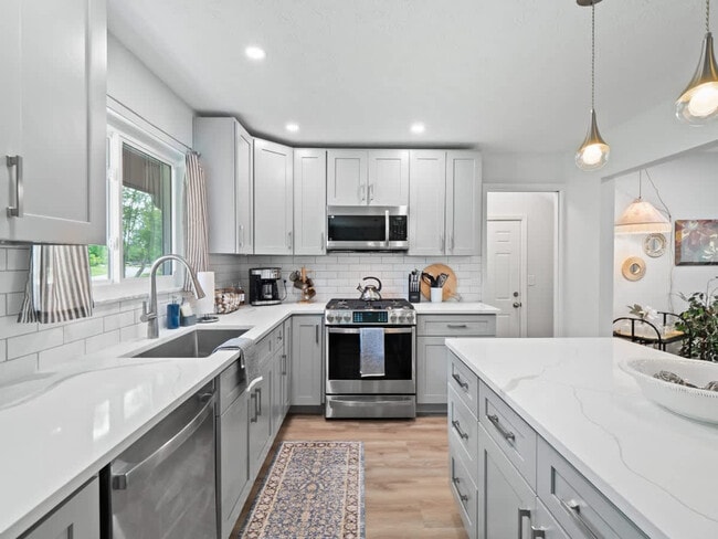 Building Photo - 8040 Strongsville Blvd