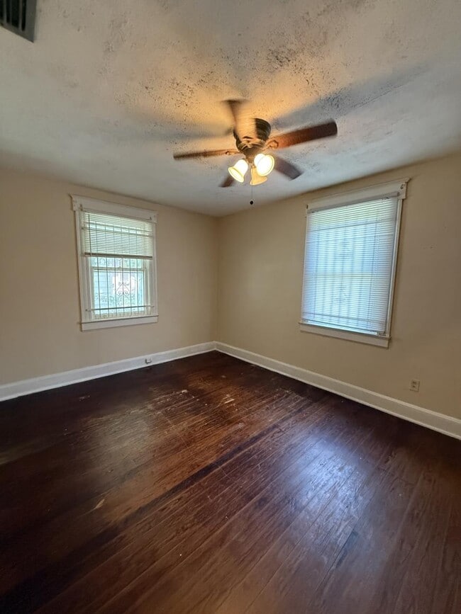 Building Photo - 3 bedroom in Jacksonville FL 32209