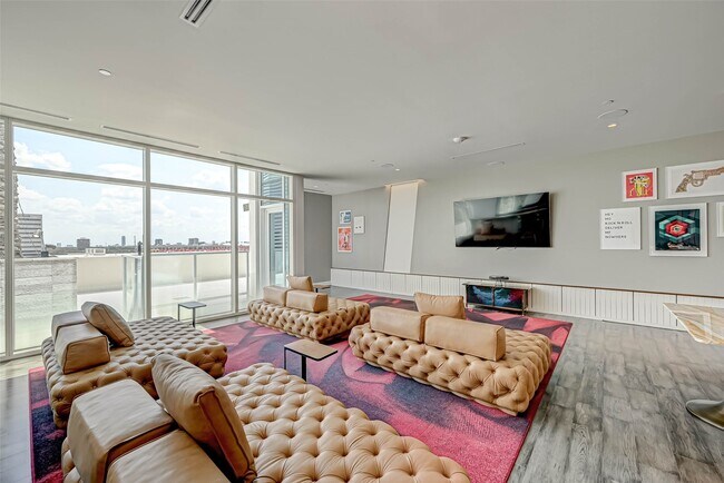 Building Photo - 4521 San Felipe St