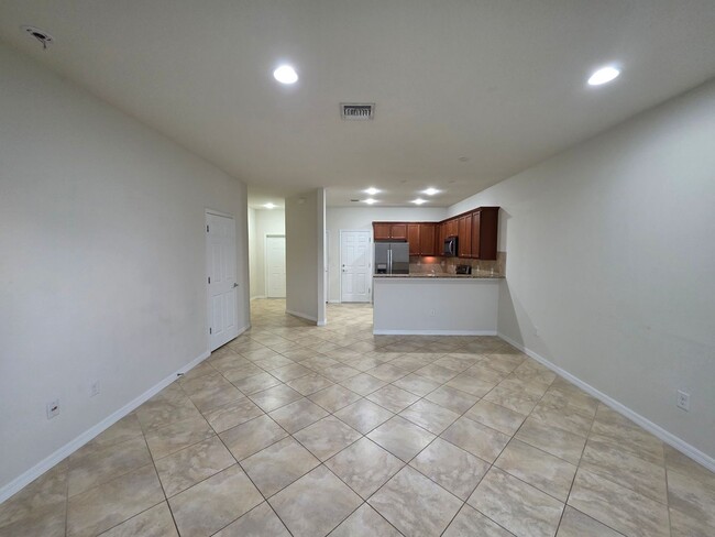 Building Photo - 3/2.5 in Gated Community at PROVENCE BAY