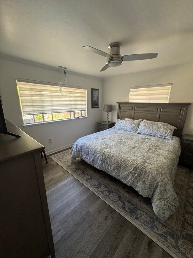 Building Photo - 919 La Fiesta Ct