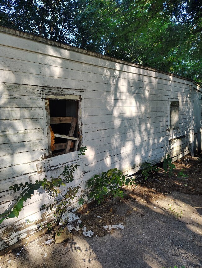 Building Photo - 2210 W Wiswall St