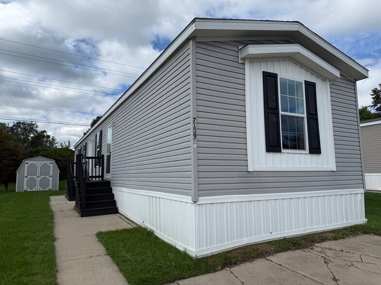 Building Photo - 71597 Penny Ct