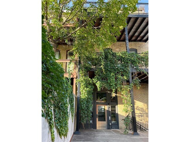 Building Photo - 211 N Washington Ave