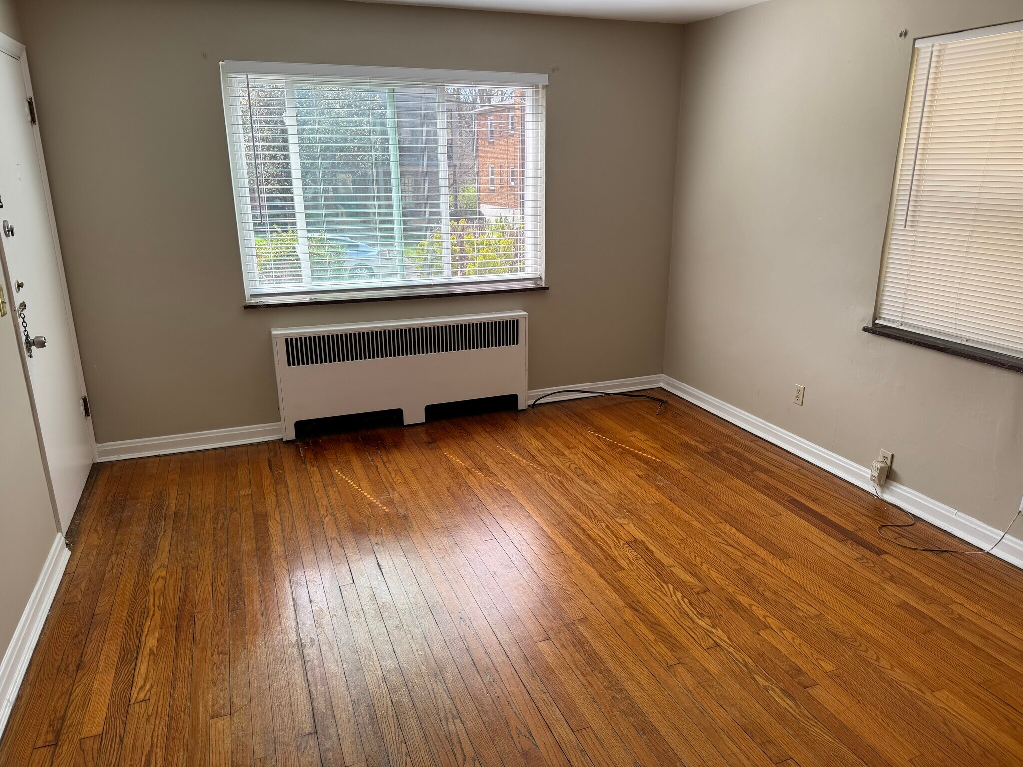 Building Photo - 2822 Lawndale Ave