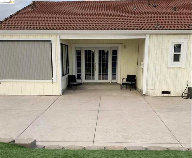 Building Photo - 5250 Riverlake Rd