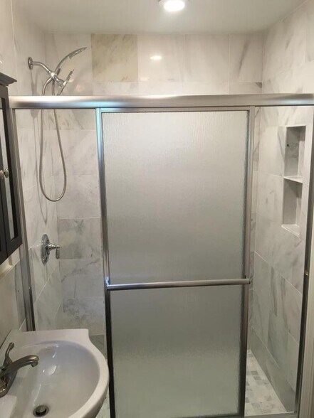 Building Photo - 139 Brook St