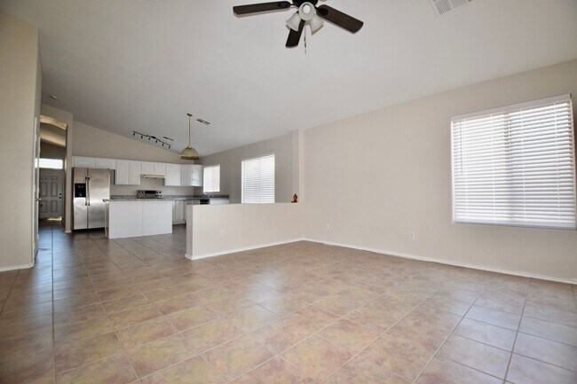 Building Photo - Completely remodeled 4 bed 2 bath home in ...
