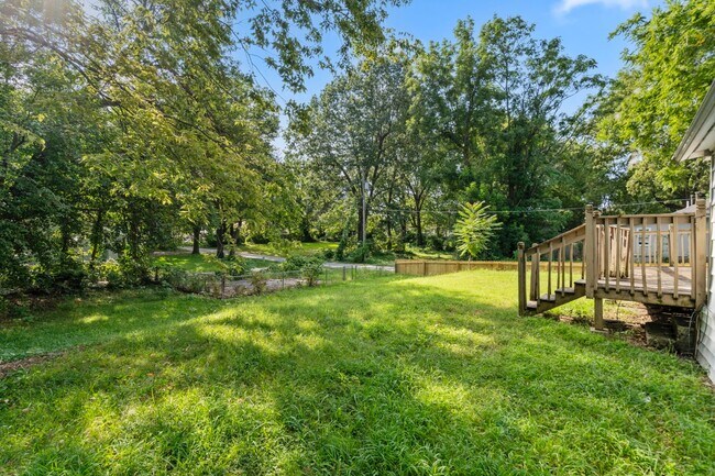 Building Photo - 2100 N Nettleton Ave