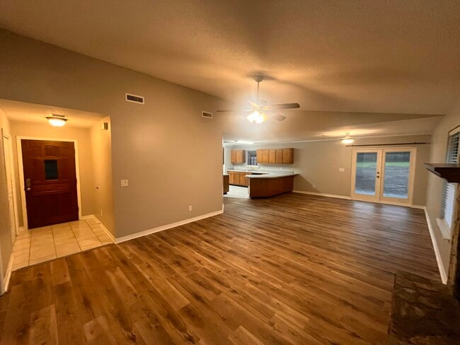 Building Photo - 310 Fairwood Dr