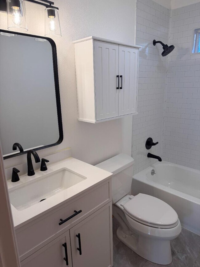 Building Photo - 1703 Winchell Ave