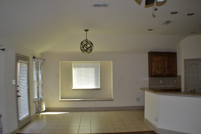 Building Photo - 4036 Eric Dr