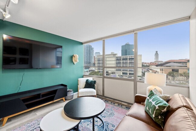 Building Photo - 1800 Lavaca St