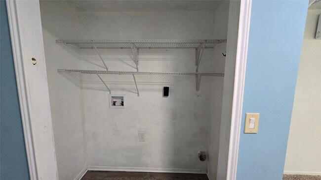 Building Photo - 2717 County Rd 3479B