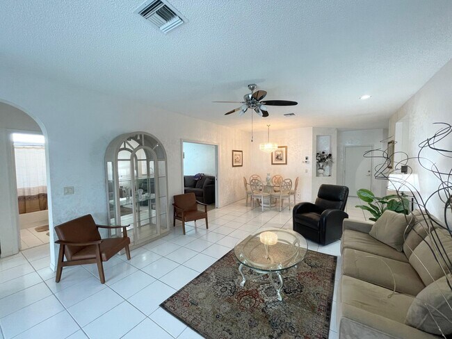 Building Photo - 7941 Laina Ln