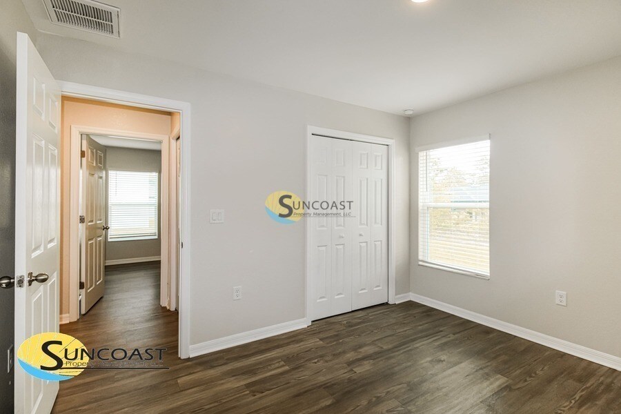 Building Photo - 7893 N Jamaica Dr