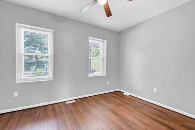 Building Photo - 2103 Chelsea Terrace