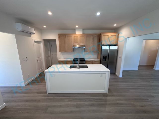 Building Photo - Charming 2-Bed, 2-Bath Duplex Oasis in Hea...