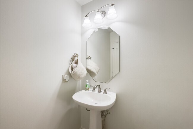 Building Photo - 5710 Cielio Bay Ct