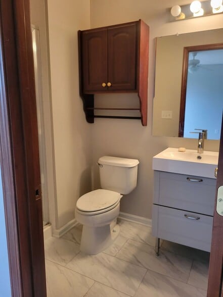 Building Photo - 8162 Chateau Ln