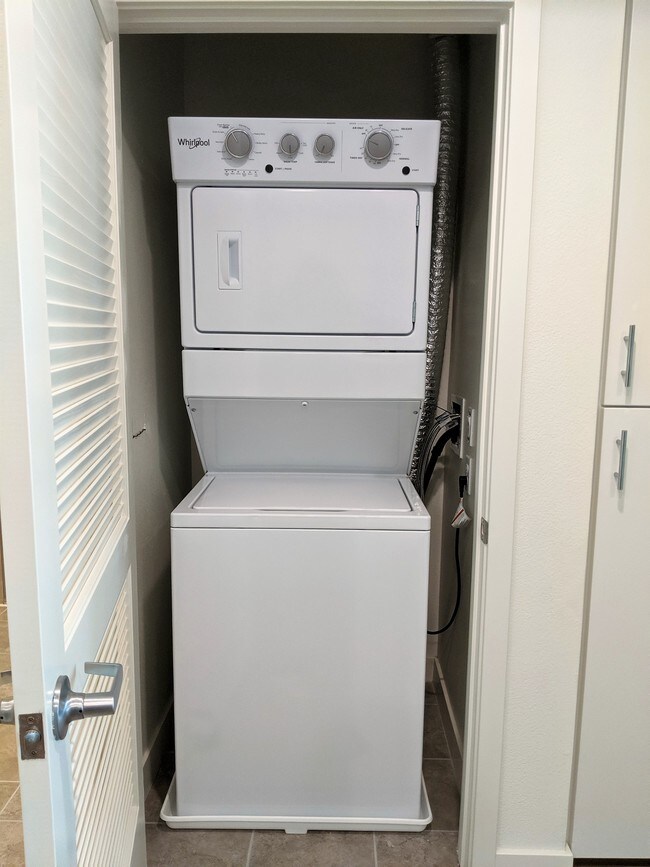 In-Unit Stacked Washer & Dryer - 2324 Nolita