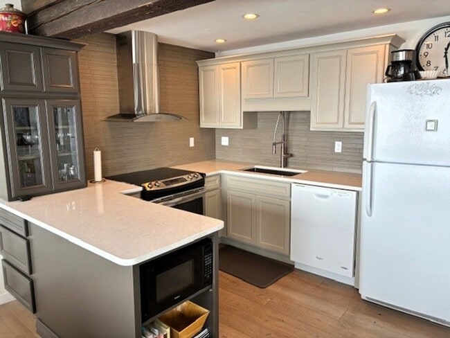 Building Photo - Summer Rental- Meadow Creek Villas 303