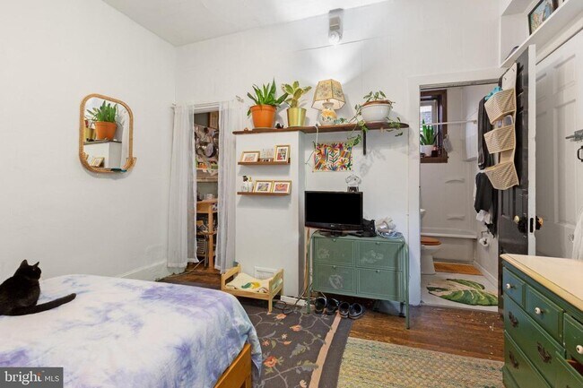 Building Photo - 4411 Pine St