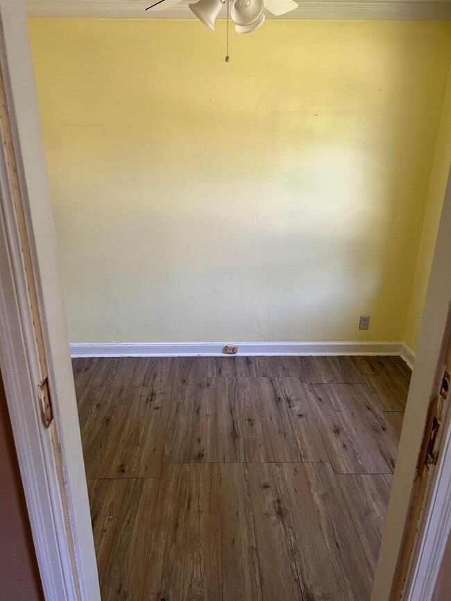 Building Photo - 1051 Mt Vernon Rd