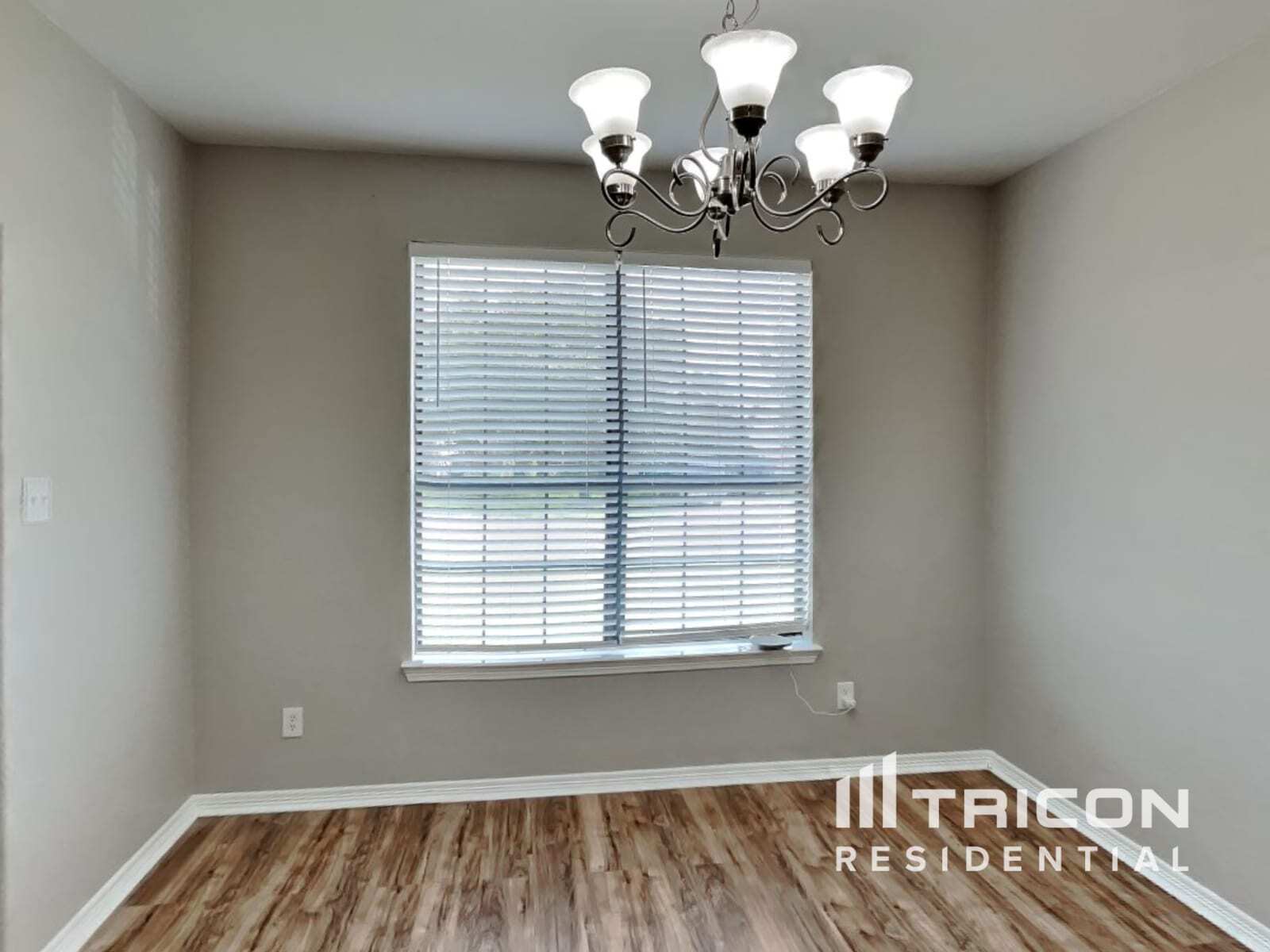 Building Photo - 963 Oak Lynn Dr