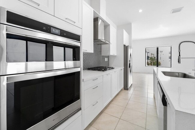 Building Photo - 8173 NW 42nd St