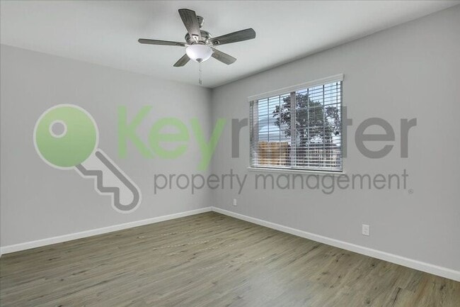 Building Photo - 8256 Manhart Dr