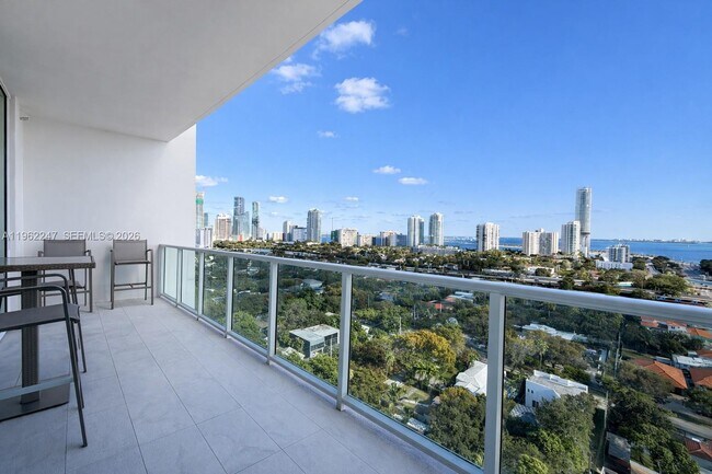 Building Photo - 2525 SW 3rd Ave