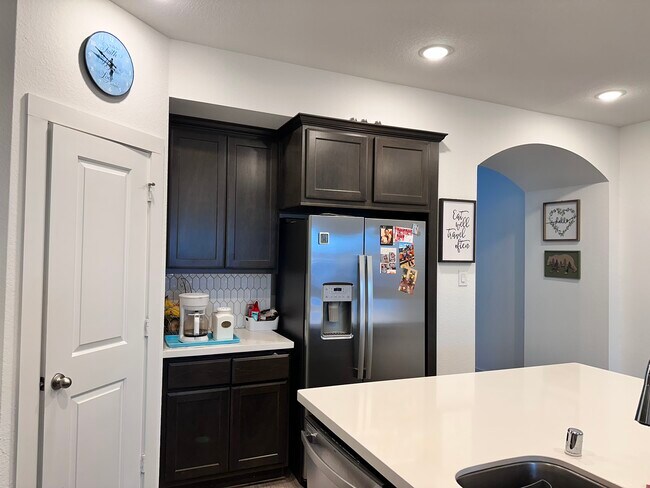 Building Photo - 13110 Blue Flora Dr