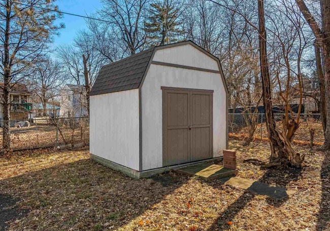 Building Photo - LOOK AT THIS GEM!  Schedule A Tour Today!!