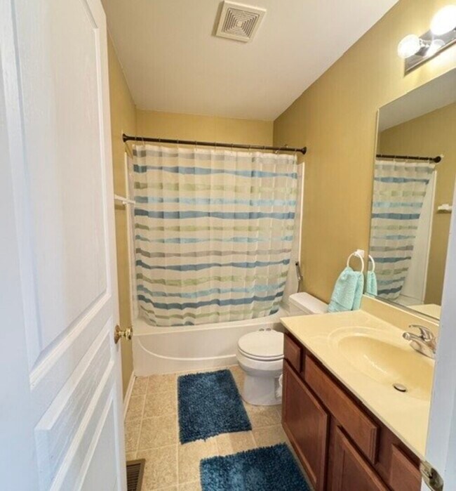 Building Photo - 9363 Rainsford Dr