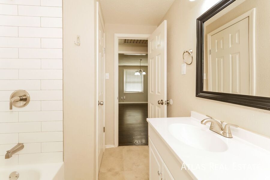 Building Photo - 9 W 89 Terrace