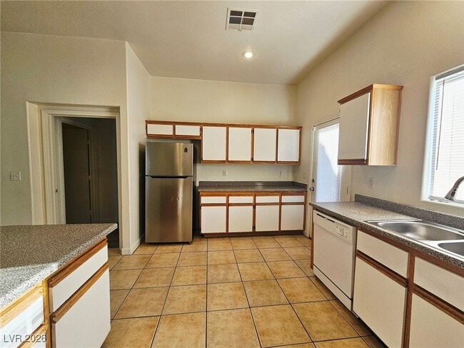 Building Photo - 2035 Fred Brown Dr